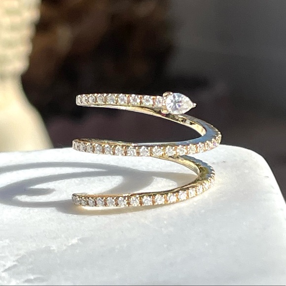 14k Gold Moissanite Snake Dragon Ring - Picture 4 of 17